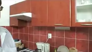 فتيات عاريات تأخذن زبور كبيرة