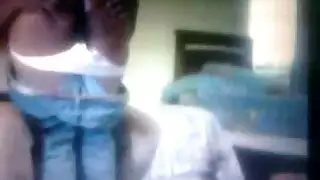 أثداء ضخمة تهتز وتنضح فيلم للكبار