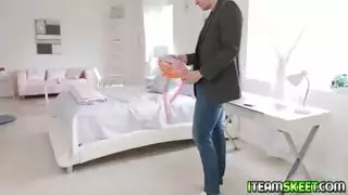 شاب مثير يطالب بعمل إكس إكس إكس متواصل