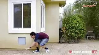 قضيب خائن: الزوج يملأ أخت زوجته في الحمام