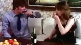 حركة مثلية صريحة بين أم وابنتها