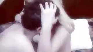 ناضجة تأخذ وضعية كلب جنسية قاسية