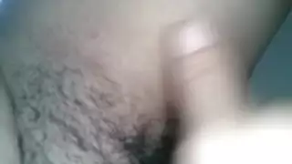 عذراء صغيرة تتوسل لقضيب أبيها الصلب