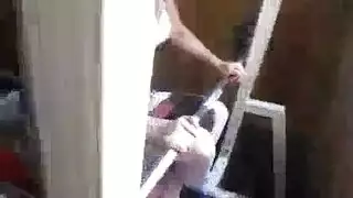 زوجة مملوءة تأخذ نيك شرجي قاس