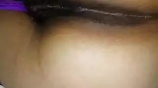 حارسات عربيات يأخذن قضيبًا كبيرًا في جنس عنيف