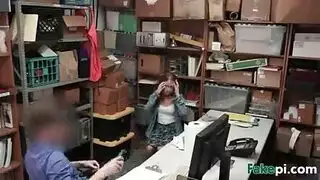 شقراء حلوة صغيرة جدا