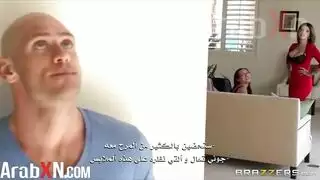 خضوع تام: جوني سينس يستقبل كل الأعضاء