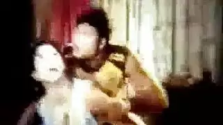خادمة مستأجرة تُهيمن عليها وتُمارس الجنس بقوة