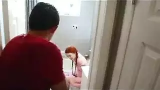 أم بالتبني تعلم ابنتها بالتبني الجنس الشرجي المكثف
