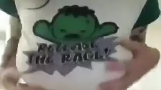 فتاة جامعية مكنسة كهرباء زي مدرسي