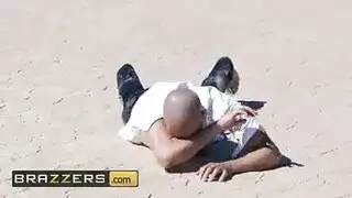 جلسة نيك صحراوية مع فتاة عربية ساخنة