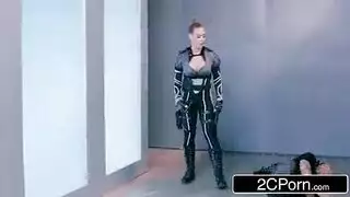 فرج صغير يُمارس عليه الجنس بلا هوادة حتى نشوة أنثوية مكثفة