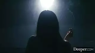 انها تقوم بعمل جيد مع بوسها