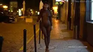 ملابسها الداخلية مثالية للغاية