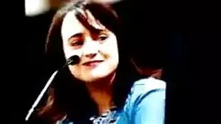 جبهة مورو ساحرة ، مارا تهز كسًا محلوقًا تمامًا وتعرف كيف تمارس الجنس الشرجي