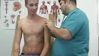 يبكي الممثل براتستي