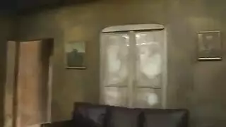  العاهرة المحبة للسائل المنوي تتباهى بلمستها النهائية المفضلة على ثدييها