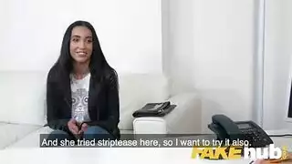 امرأتان من السحاقيات تشعران بالراحة
