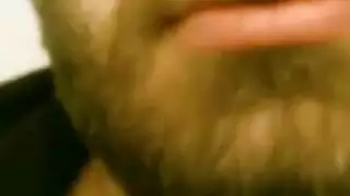 قضيب إيطالي يملأ زوجة وحيدة بينما زوجها مسافر