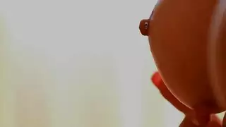 المالكة المثيرة جيانا ديور تسيطر على المستأجرة كاتيباليريني في جنس مباشر