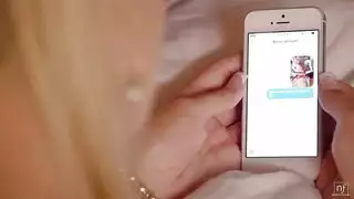 مارس الجنس شقراء الساخنة على الشاطئ