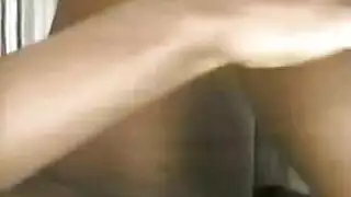 جنس على الشاطئ متأخراً: بنات سمراء مقص ولحس