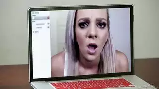 قضيب نابض يفرغ حمولة منوية ضخمة