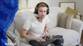 عقوبة الأم الزوجية الجامحة: نيك أثناء طهي العشاء