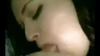 شباب يحفرون ثقوباً في فرج أمهات مثيرات سمينات