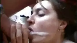 عاهرة أجنبية ناضجة في فيلم جنس صريح مدفوع