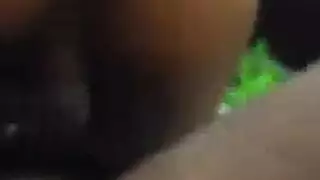 بورن عنيف لنيك شرجي بين الأفخاذ