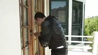 شرجي حتى الخصيتين إكس إكس إكس: ضخ بابها الخلفي الضيق
