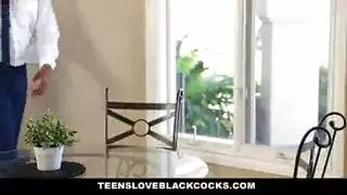 جنس شركات: سكرتيرة تُدمر بقضيب كبير لرئيس أسود