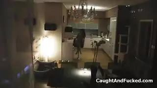 غرفة النوم المشتركة: شاب جامعي ينيك زميلته في فيلم سري