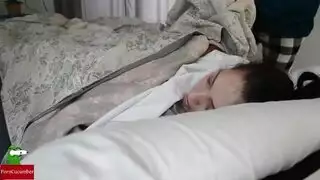حركة لسان خفية على أخت فاقدة للوعي