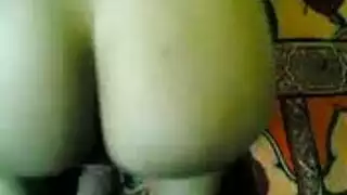 صغيرة مع زب عملاق
