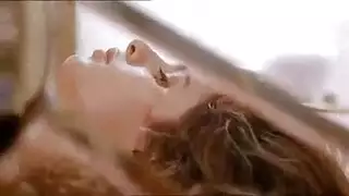 يمص حلماتها الكبار