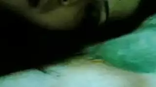 عاهرة عربية تكشف كسها الناعم في عرض تعرٍ ساخن