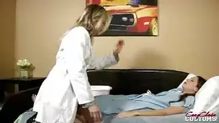 تابو المحارم: لسان الابنة يحيي الأم فاقدة الوعي لجنس مقصي صريح