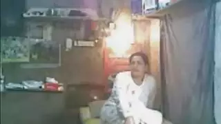 سيدة عربية ناضجة تمارس الجنس بقوة مع شاب مثير