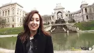 ينيك امه و اخته حتى يمنعانه من الذهاب للبحرية