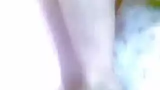 أم عربية بجسم ضخم تُمسمر فيديو إباحي