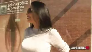ملكة شرجية غير متوقعة: لم يتوقع أحد نزواتها
