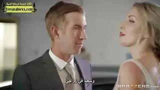 صاحب القضيب الكبير يأخذ فتاة السيارات في جولة خشنة