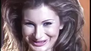 جماع مثلي خام: كل فتحة ممتلئة، كل ثانية ساخنة