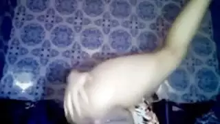قحبة راكبة في سيمي وترضع لنياكها جزايرية