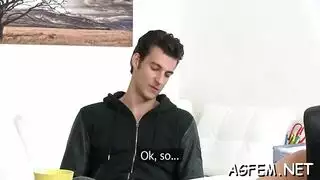 ممارسة جنس جماعي علنية على الشاطئ مع عاهرات مراهقات