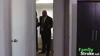 عمة ناضجة تمتلئ بقضيب ابن أخيها الكبير