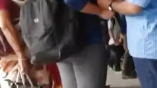 يدخل ثلاثه أصابع في الكس