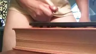 مثلية ثلاثية صابونية جلسة وجه ولعق مؤخرة في الحوض